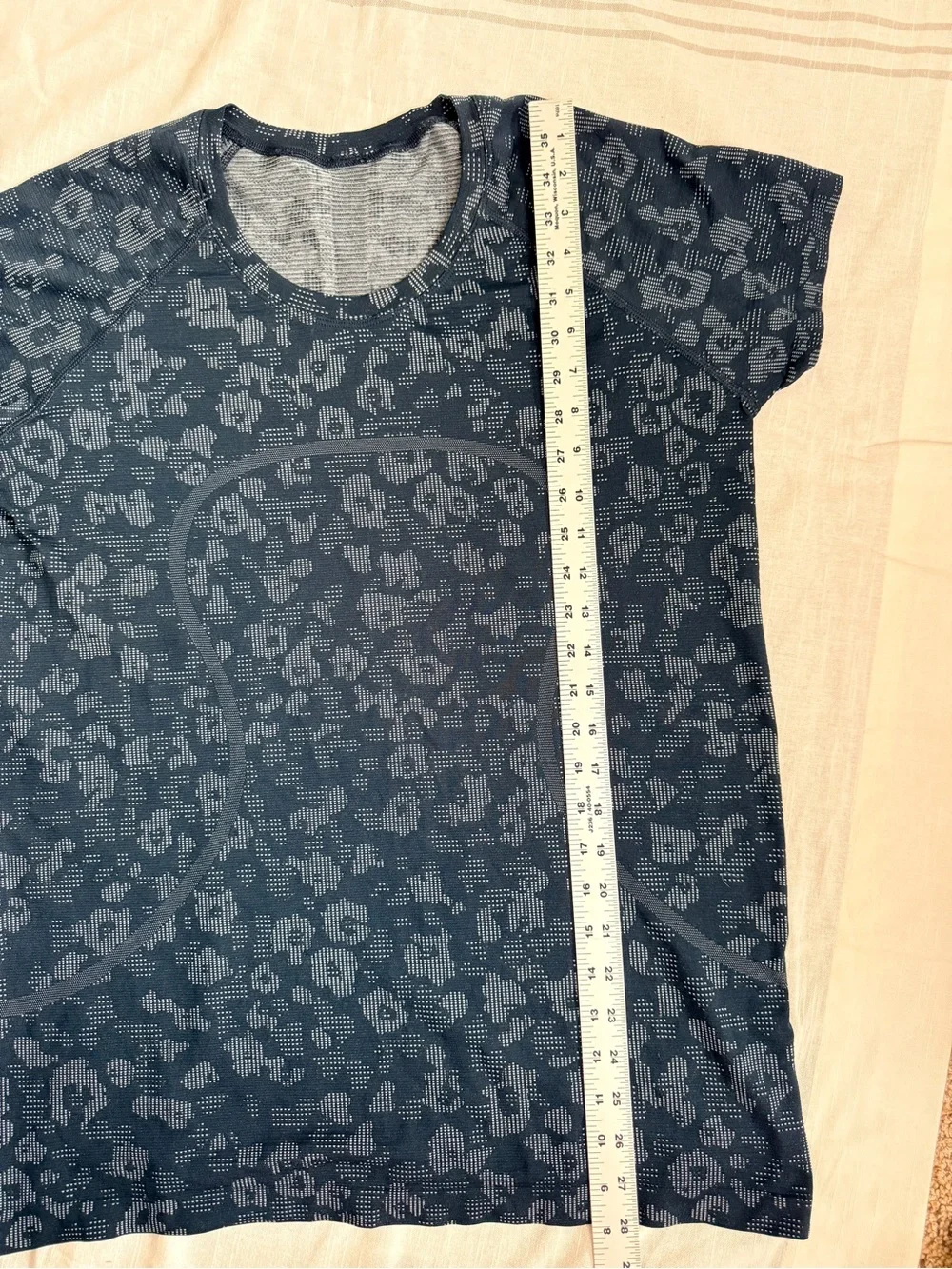 Lululemon Swiftly Tech Short Sleeve 2.0 Dappled Floral Navy Size 14 EUC